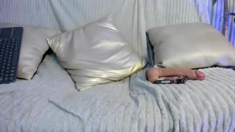 Snapshot of cassie_jones1 chatting on 02-10-26, 04:11 Cassie Jones online show from 02-10-26, 04:11