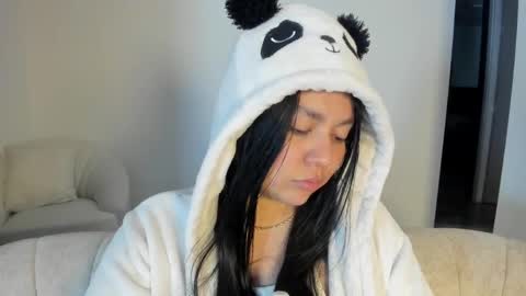 Snapshot of cassie_jones1 chatting on 06-10-26, 12:22 Cassie Jones online show from 06-10-26, 12:22