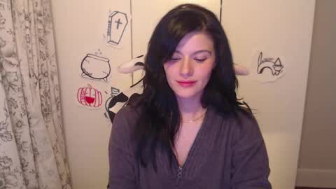 cassiealvarez online show from 10-06-25, 02:31