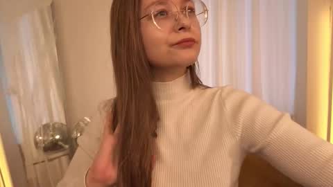 Snapshot of cassiecool chatting on 11-02-25, 12:40 assie online show from 11-02-25, 12:40