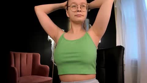 Snapshot of cassiecool chatting on 11-08-25, 12:38 assie online show from 11-08-25, 12:38