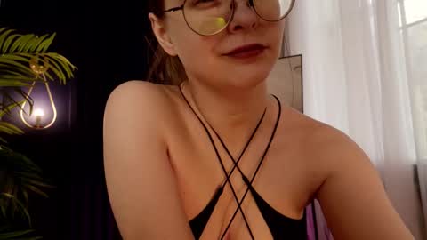 Snapshot of cassiecool chatting on 11-12-25, 12:38 assie online show from 11-12-25, 12:38