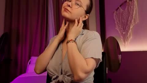 Snapshot of cassiecool chatting on 11-26-25, 01:01 assie online show from 11-26-25, 01:01