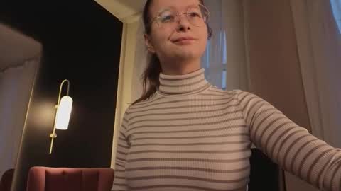 Snapshot of cassiecool chatting on 12-04-25, 12:25 assie online show from 12-04-25, 12:25