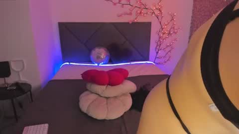 Snapshot of cassieevanss chatting on 06-11-26, 05:49 Cassie online show from 06-11-26, 05:49