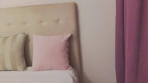 Snapshot of cassiehilton chatting on 10-28-25, 08:44 CassieHilton online show from 10-28-25, 08:44