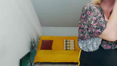 Snapshot of cassiejonas chatting on 12-09-24, 04:23 CassieJonas online show from 12-09-24, 04:23