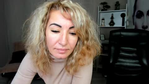 Snapshot of cassiejonas chatting on 01-10-25, 09:23 CassieJonas online show from 01-10-25, 09:23