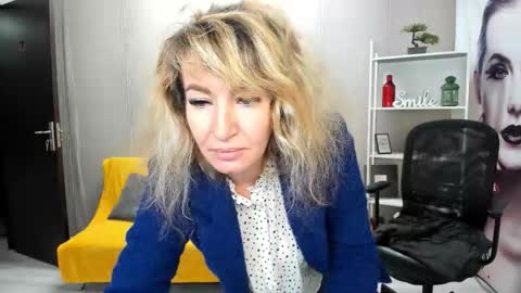 Snapshot of cassiejonas chatting on 10-22-25, 02:45 CassieJonas online show from 10-22-25, 02:45