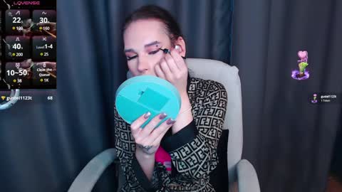 Snapshot of cassiemich chatting on 01-25-25, 01:30 Cassie online show from 01-25-25, 01:30