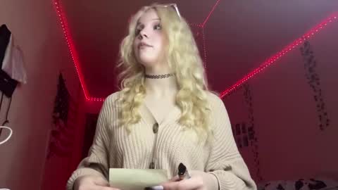 Cassie online show from 04-18-26, 05:28