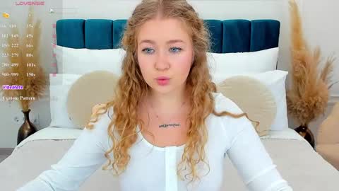 Curly online show from 04-10-26, 12:21