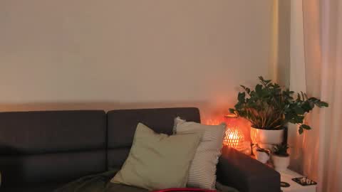  cassandra  online show from 09-15-25, 04:51