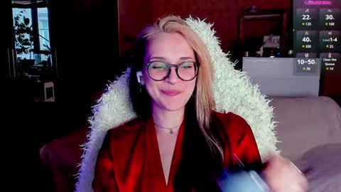 Ellie online show from 03-06-25, 06:52