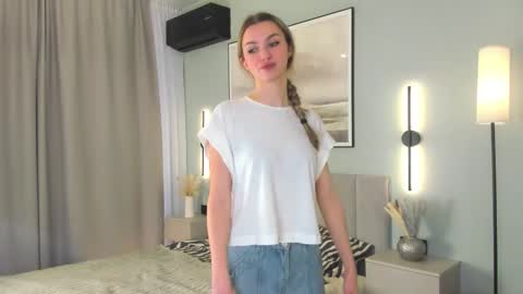 For friends Kira online show from 02-18-26, 07:15