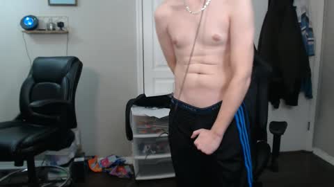 Snapshot of casuallycorrupt chatting on 10-28-25, 12:14 casuallycorrupt online show from 10-28-25, 12:14