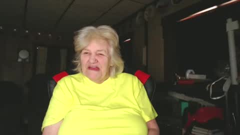 cat online show from 12-25-24, 06:19