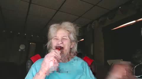 cat online show from 12-27-24, 05:05