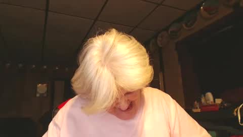 cat online show from 12-29-24, 07:43