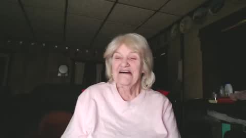 cat online show from 12-31-24, 07:40