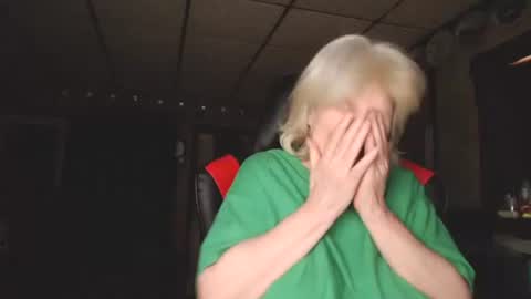 cat online show from 01-15-25, 04:11