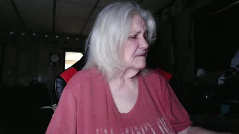 cat online show from 09-25-25, 04:21