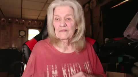 cat online show from 09-29-25, 04:12