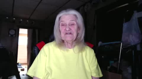 cat online show from 10-22-25, 06:18