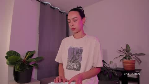 Snapshot of cat_loren chatting on 01-10-25, 08:26 Loren online show from 01-10-25, 08:26