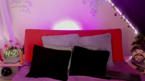 Cata green model independient online show from 01-18-25, 08:51