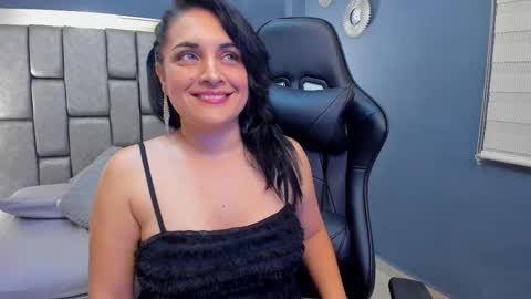 Cata Joness  My schedule 2200 - 0500 GMT -5 online show from 09-11-25, 04:34