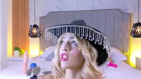 Dani   online show from 04-25-26, 03:53