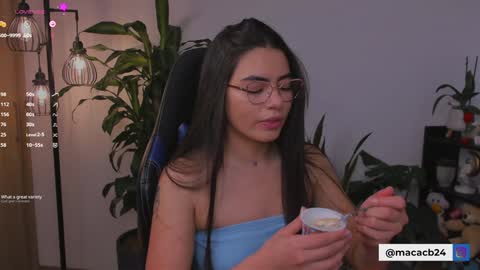 Snapshot of catalella_01 chatting on 01-18-25, 09:24 MACARENA online show from 01-18-25, 09:24