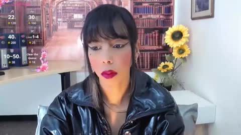 Snapshot of catalella_ar chatting on 10-24-25, 03:25 Queen Catalella online show from 10-24-25, 03:25