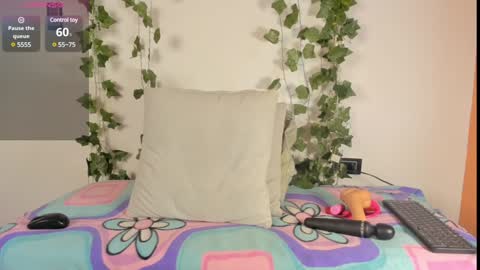 Snapshot of cataleya19__ chatting on 01-22-25, 12:06 cataleya19__ online show from 01-22-25, 12:06