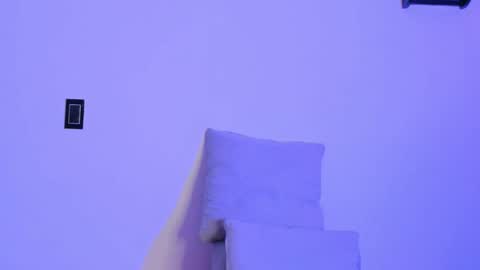 Snapshot of cataleya19__ chatting on 05-28-26, 10:23 cataleya19__ online show from 05-28-26, 10:23