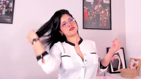 Snapshot of cataleya__a chatting on 07-27-26, 04:25 Cataleya online show from 07-27-26, 04:25