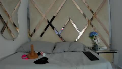 Snapshot of cataleyaxht chatting on 10-15-25, 12:27 cataleyaxht online show from 10-15-25, 12:27