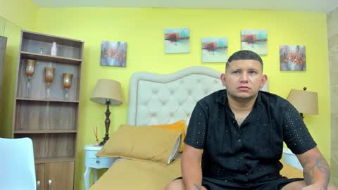 Jhon and Catalina online show from 10-13-25, 01:11