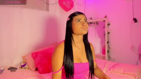 Snapshot of catalina_and_roger chatting on 02-12-25, 11:51 Cata y Roger online show from 02-12-25, 11:51