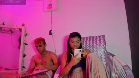 Snapshot of catalina_and_roger chatting on 03-06-25, 08:37 Cata y Roger online show from 03-06-25, 08:37