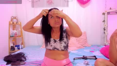 Snapshot of catalina_and_roger chatting on 03-12-25, 07:24 Cata y Roger online show from 03-12-25, 07:24