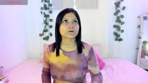 Snapshot of catalina_and_roger chatting on 09-28-25, 02:00 Cata y Roger online show from 09-28-25, 02:00