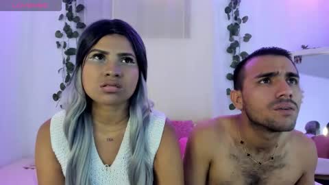 Snapshot of catalina_and_roger chatting on 10-11-25, 04:55 Cata y Roger online show from 10-11-25, 04:55