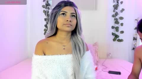 Snapshot of catalina_and_roger chatting on 10-20-25, 12:27 Cata y Roger online show from 10-20-25, 12:27