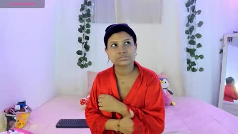 Snapshot of catalina_and_roger chatting on 10-22-25, 11:54 Cata y Roger online show from 10-22-25, 11:54