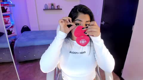 Snapshot of catalina_naughtyy chatting on 12-13-24, 05:32 Catalina online show from 12-13-24, 05:32