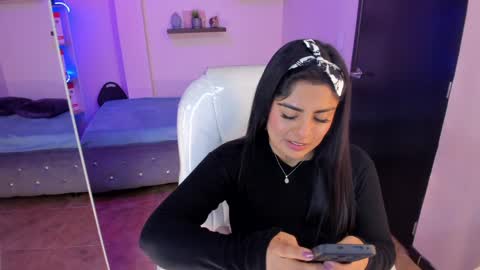 Snapshot of catalina_naughtyy chatting on 12-18-24, 06:46 Catalina online show from 12-18-24, 06:46