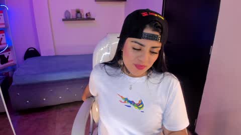 Snapshot of catalina_naughtyy chatting on 12-22-24, 09:09 Catalina online show from 12-22-24, 09:09