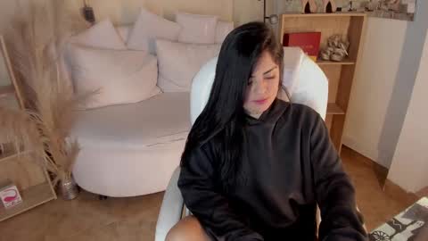 Snapshot of catalina_naughtyy chatting on 01-08-25, 05:27 Catalina online show from 01-08-25, 05:27